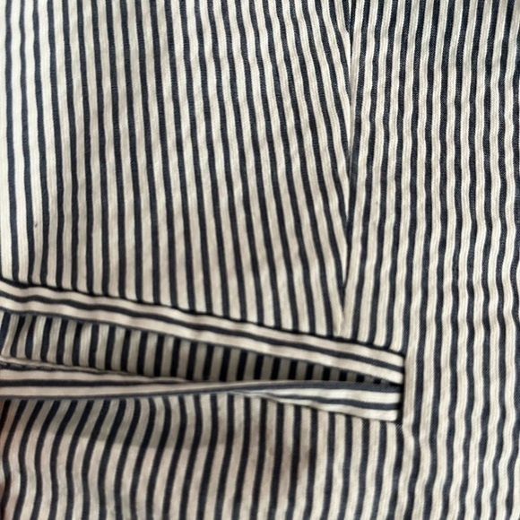 [6]Ann Taylor Navy and White Striped Cotton Blend Light Blazer - Picture 2 of 12